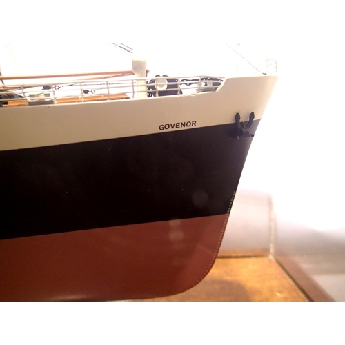 2336 - Static resin model of MV Governor, excellent detail, in display case and box, 60 cm. Not available f... 