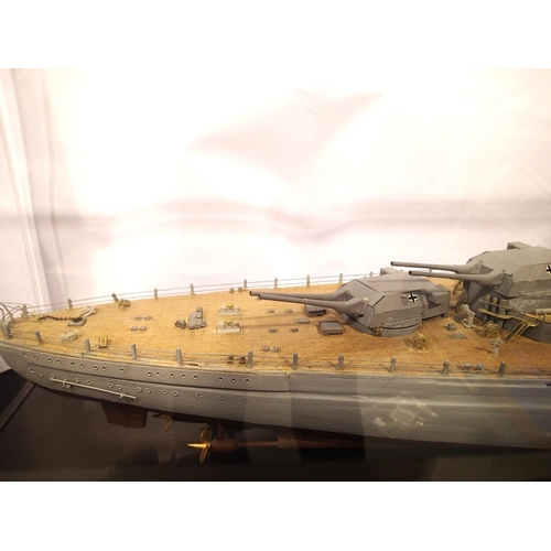 2337 - Display model of Battleship Bismark, excellent detail, build and finish, in display case, 120 cm. No... 