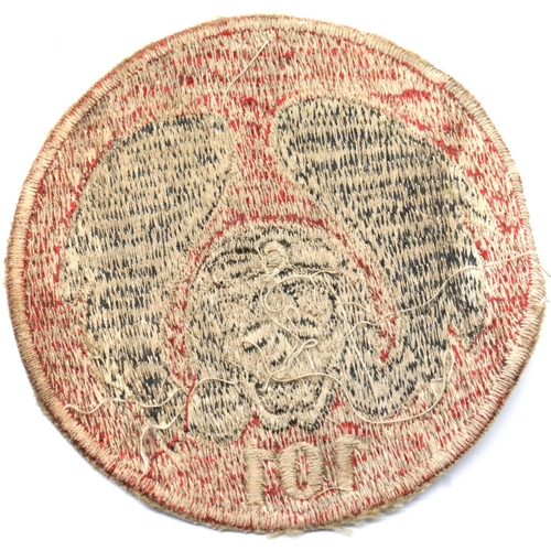 3300 - Israeli WWII type 101 Squadron embroidered circular patch. P&P Group 1 (£14+VAT for the first lot an... 