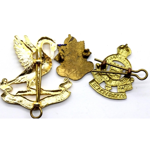 3334 - Three British WWII and Post-War cap badges. P&P Group 1 (£14+VAT for the first lot and £1+VAT for su... 