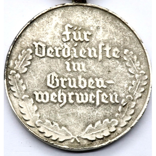 3387 - German Third Reich type Labour medal. P&P Group 1 (£14+VAT for the first lot and £1+VAT for subseque... 