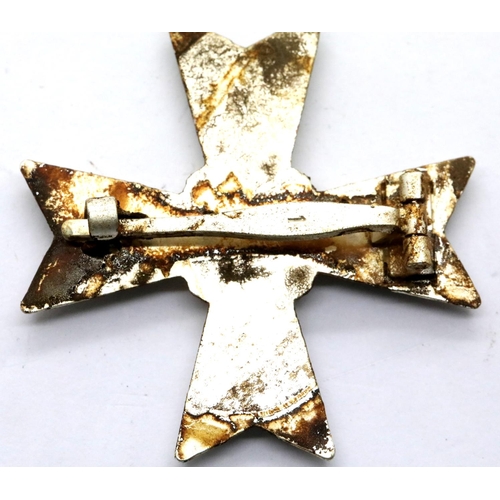 3389 - German WWII type War Merit cross in silver. P&P Group 1 (£14+VAT for the first lot and £1+VAT for su... 