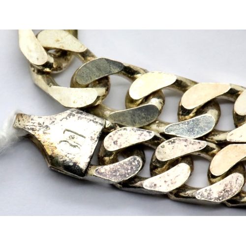 1015 - 925 silver flat curb bracelet, L: 20 cm, 16g. P&P Group 1 (£14+VAT for the first lot and £1+VAT for ... 