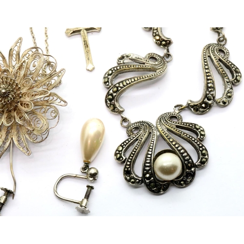 1016 - Mixed silver and white metal jewellery, combined 78g. P&P Group 1 (£14+VAT for the first lot and £1+... 