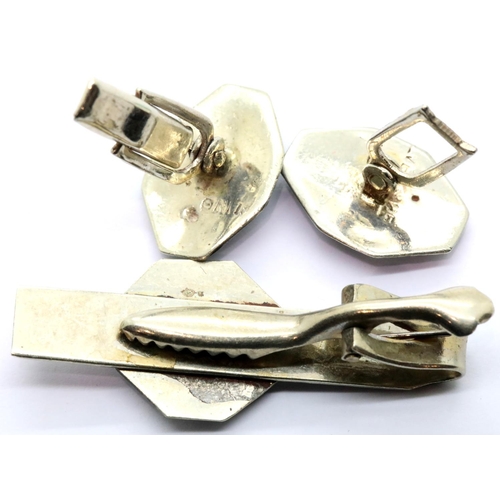 1046 - Siam niello sterling silver cufflinks and matching tie pin. P&P Group 1 (£14+VAT for the first lot a... 