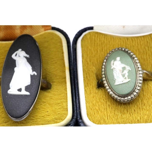 1076 - Two boxed Wedgwood rings, green size L/M, black size M. P&P Group 1 (£14+VAT for the first lot and £... 