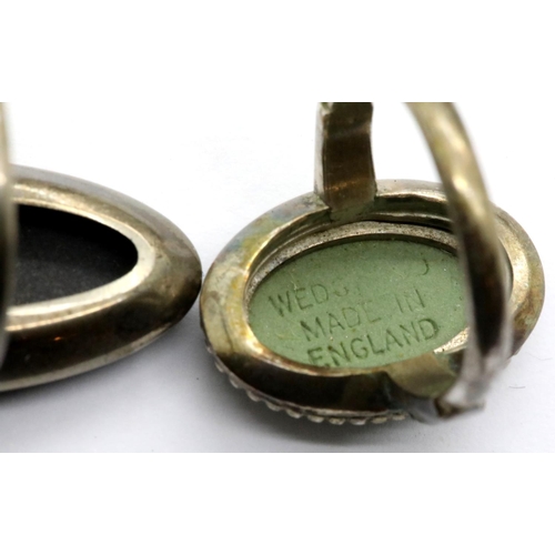 1076 - Two boxed Wedgwood rings, green size L/M, black size M. P&P Group 1 (£14+VAT for the first lot and £... 