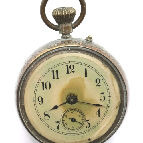 1090 - Pocket watch with rounded glass back. Not working at lotting. P&P Group 1 (£14+VAT for the first lot... 