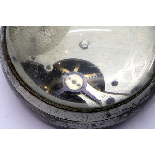 1090 - Pocket watch with rounded glass back. Not working at lotting. P&P Group 1 (£14+VAT for the first lot... 