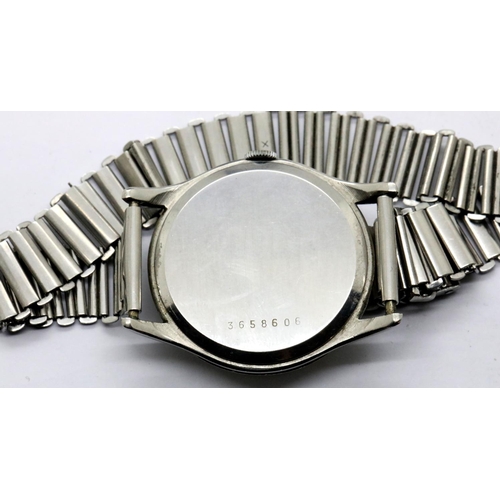 1116 - Rotary Maximus gents wristwatch in a later box. P&P Group 1 (£14+VAT for the first lot and £1+VAT fo... 