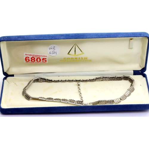 1123 - Silver necklace, L: 43 cm, 18g. P&P Group 1 (£14+VAT for the first lot and £1+VAT for subsequent lot... 