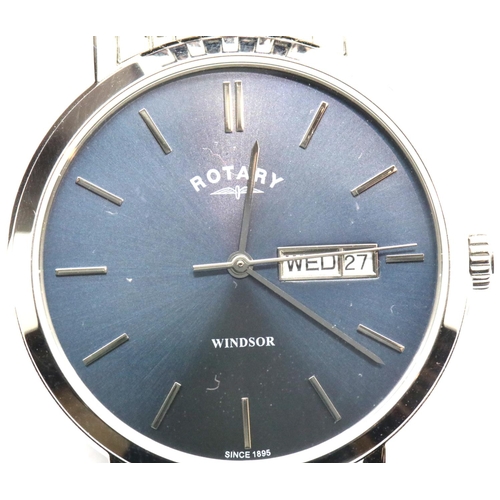 1124 - Gents Rotary Windsor day/date wristwatch. P&P Group 1 (£14+VAT for the first lot and £1+VAT for subs... 