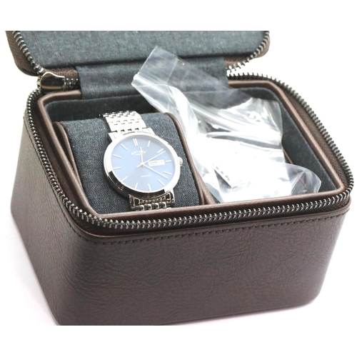 1124 - Gents Rotary Windsor day/date wristwatch. P&P Group 1 (£14+VAT for the first lot and £1+VAT for subs... 