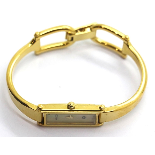 1131 - Original ladies Gucci wristwatch in Gucci box. P&P Group 1 (£14+VAT for the first lot and £1+VAT for... 