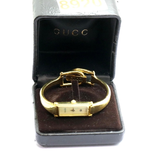 1131 - Original ladies Gucci wristwatch in Gucci box. P&P Group 1 (£14+VAT for the first lot and £1+VAT for... 