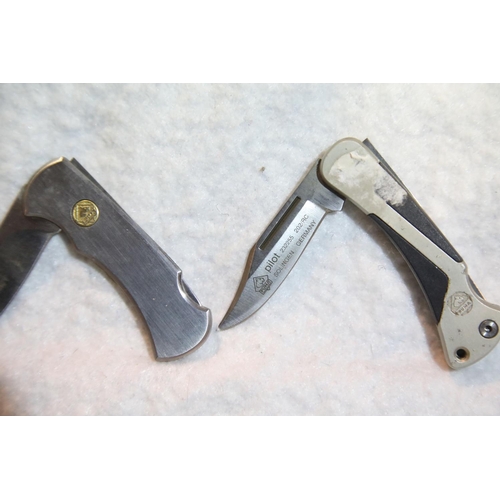 1235 - Two new old stock Puma steel folding knives (blade lengths 6 cm). P&P Group 1 (£14+VAT for the first... 