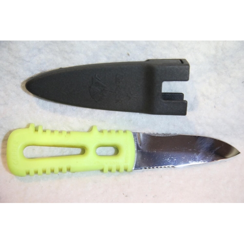 1249 - New old stock Italian Gerber knife, (blade length 8 cm)
 P&P Group 2 (£18+VAT for the first lot and ... 