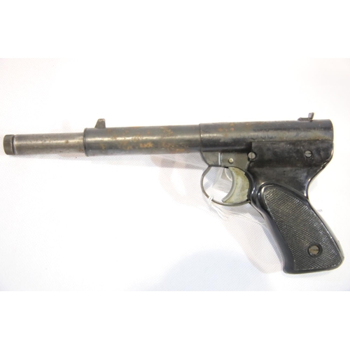 1265 - Gat air pistol with cracked grip. P&P Group 2 (£18+VAT for the first lot and £3+VAT for subsequent l... 