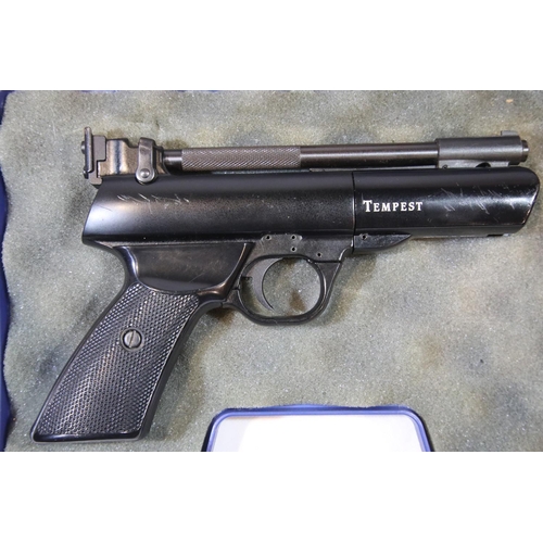 1277 - Webley Tempest 177 air pistol in case. P&P Group 2 (£18+VAT for the first lot and £3+VAT for subsequ... 