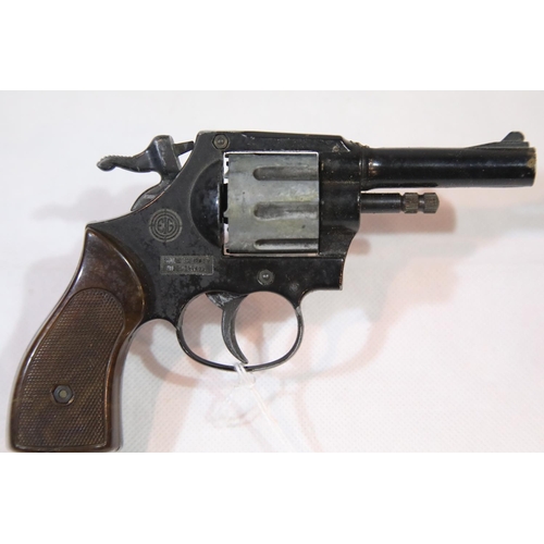 1282 - 22c blank firing revolver in holster. P&P Group 2 (£18+VAT for the first lot and £3+VAT for subseque... 