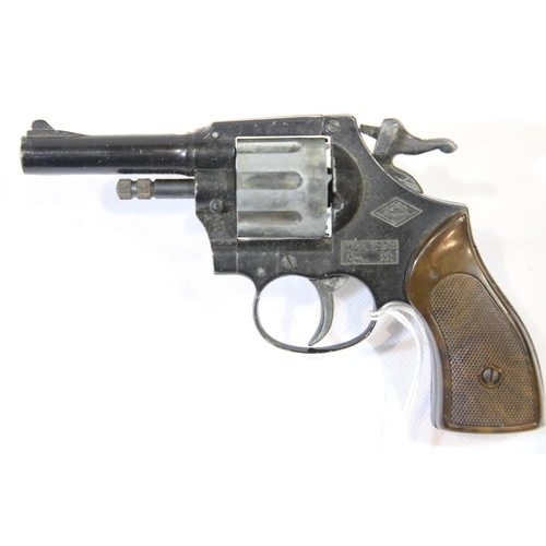 1282 - 22c blank firing revolver in holster. P&P Group 2 (£18+VAT for the first lot and £3+VAT for subseque... 