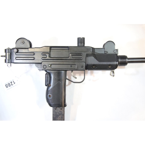 1288 - Mini uzi machine pistol BB gun. P&P Group 3 (£25+VAT for the first lot and £5+VAT for subsequent lot... 