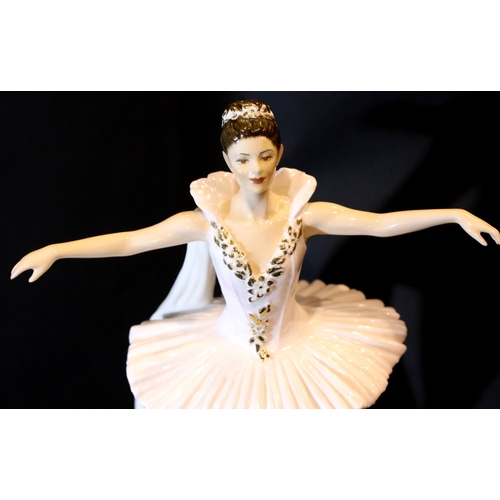 1335 - Coalport ladies opera heroines collection, Margot Fonteyn. P&P Group 3 (£25+VAT for the first lot an... 