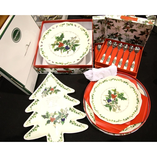 1386 - Five boxed Portmeirion the Holly and the Ivy collection, two x 6 teaspoons, two tier cake stand, foo... 