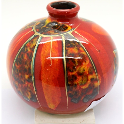 1396 - Anita Harris Sunshine vase, H: 10 cm. P&P Group 1 (£14+VAT for the first lot and £1+VAT for subseque... 