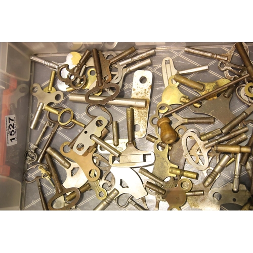 1527 - Collection of mixed clock keys. P&P Group 2 (£18+VAT for the first lot and £3+VAT for subsequent lot... 