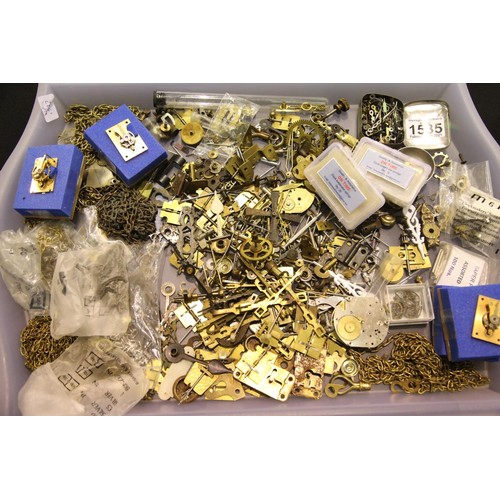 1535 - Quantity of clock parts including escapements, chains and hands. P&P Group 3 (£25+VAT for the first ... 