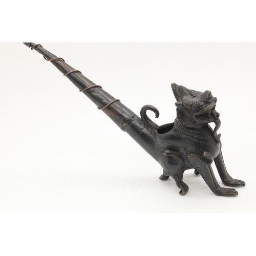 1584 - Oriental bronze opium pipe, L: 20 cm. P&P Group 2 (£18+VAT for the first lot and £3+VAT for subseque... 