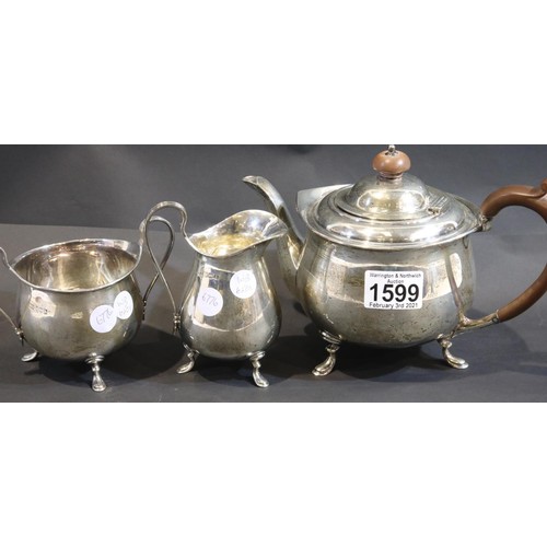 1599 - Three piece hallmarked silver tea set, Sheffield assay 1893. Combined 832g. P&P Group 2 (£18+VAT for... 