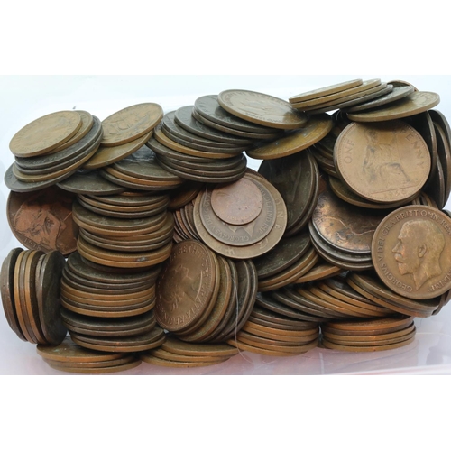 100 - Collection of UK pennies. P&P Group 1 (£14+VAT for the first lot and £1+VAT for subsequent lots)