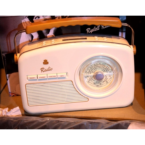 52 - Cream GPO Rydell retro portable DAB+/DAB band III/FM digital radio with retro dial face, boxed. Not ... 