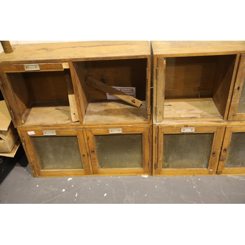 1657 - Ten double sets of pigeon racing boxes, some with damages, each 28 x 78 x 42 cm. Not available for i... 