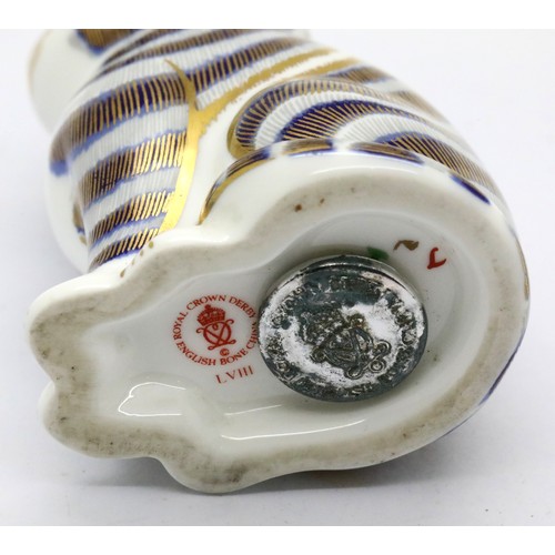 1636 - Royal Crown Derby cat, H: 8 cm. P&P Group 1 (£14+VAT for the first lot and £1+VAT for subsequent lot... 