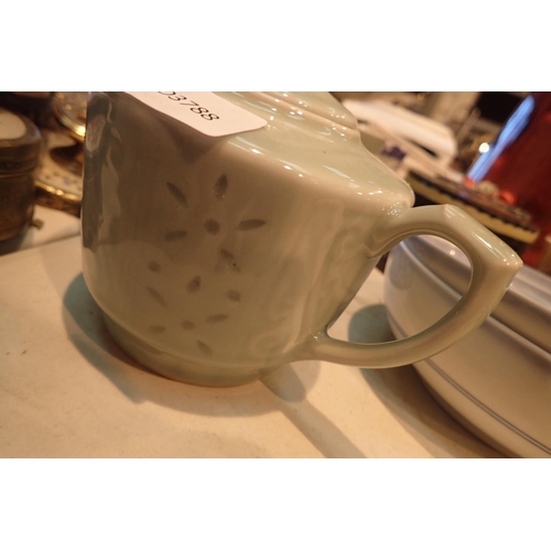 326 - Collection of Oriental related china including tea bowls. Not available for in-house P&P, contact Pa... 