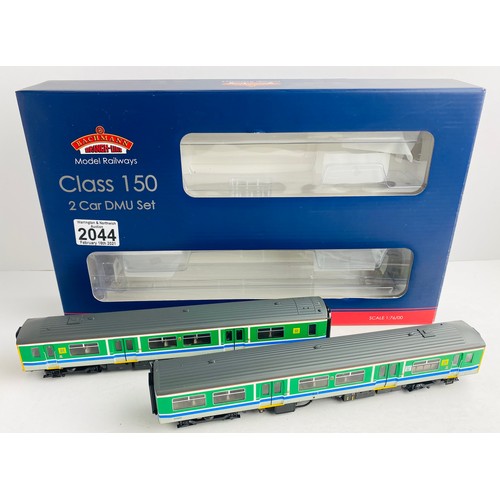 2044 - Bachmann 32-937 'Centro' Class 150/2 DMU  Boxed with detailing pack & Instructions P&P Group 1 (£14+... 