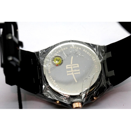 1050 - Henry Bridges new and boxed gents wristwatch on a premium rubber strap. P&P Group 1 (£14+VAT for the... 