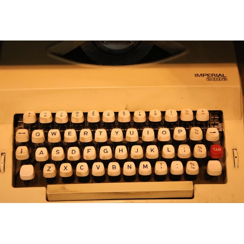 42 - Imperial 2002 mechanical typewriter. P&P Group 3 (£25+VAT for the first lot and £5+VAT for subsequen... 