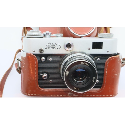 1173 - Cased Russian camera. P&P Group 1 (£14+VAT for the first lot and £1+VAT for subsequent lots)