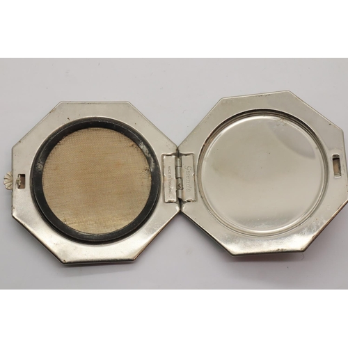 19 - Art Deco Gwenda compact of the 'Ganavan Sands', L: 5.5cm . P&P Group 1 (£14+VAT for the first lot an... 