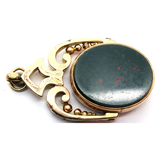 42 - 9ct gold spinner set with bloodstone and carnelian, 10.7g. P&P Group 1 (£14+VAT for the first lot an... 