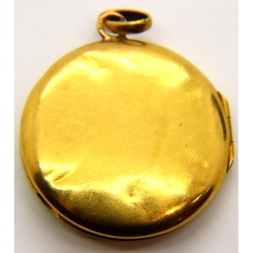 5 - 9ct gold antique locket 2.8g.  P&P Group 1 (£14+VAT for the first lot and £1+VAT for subsequent lots... 