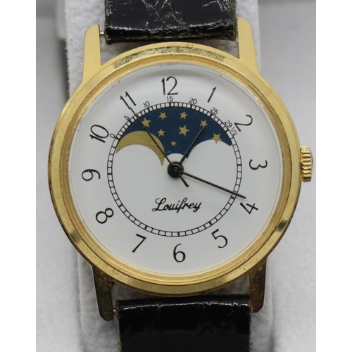 66 - Boxed gents rolling moon wristwatch on leather strap, D: 3 cm.  P&P Group 1 (£14+VAT for the first l... 