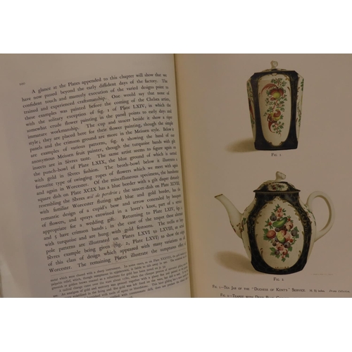 120 - Worcester Porcelain, antiquarian book by R L Hobson. P&P Group 1 (£14+VAT for the first lot and £1+V... 