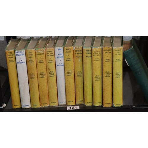 121 - Anne of Green Gables by LH Montgomery (1940) and twelve further Montgomery novels, all with dust wra... 