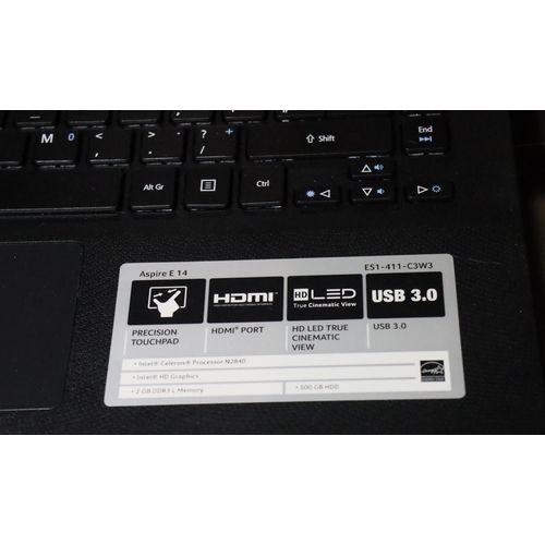 139 - Acer laptop ES1-411 series model number PA-1450-26 with charger. P&P Group 3 (£25+VAT for the first ... 