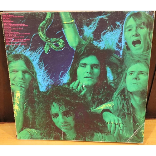 179 - Alice Cooper Killer (with calendar) A1/B1 record good sleeve good-fair).  P&P Group 2 (£18+VAT for t... 